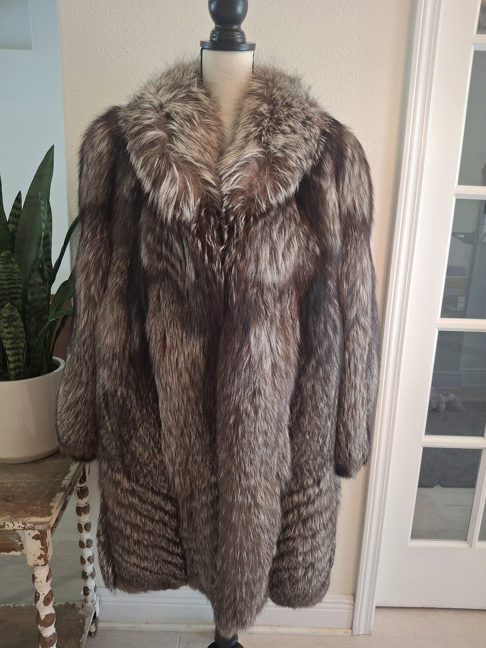Vintage Genuine Silver Fox Fur Coat Polish Furrier Luxury Full-Length Gray Coat